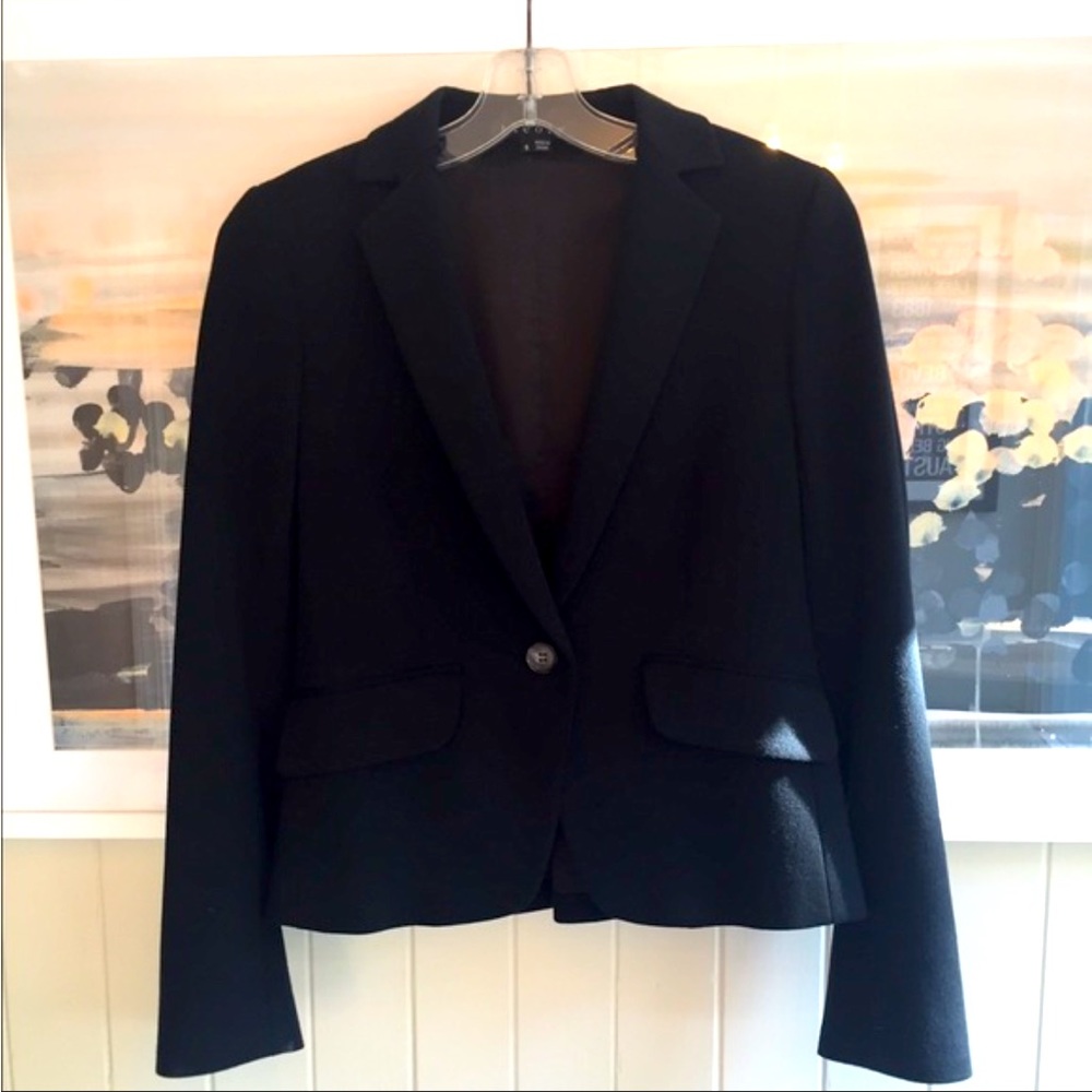 Theory Women’s Black Blazer -High-End. Fashion Forward.